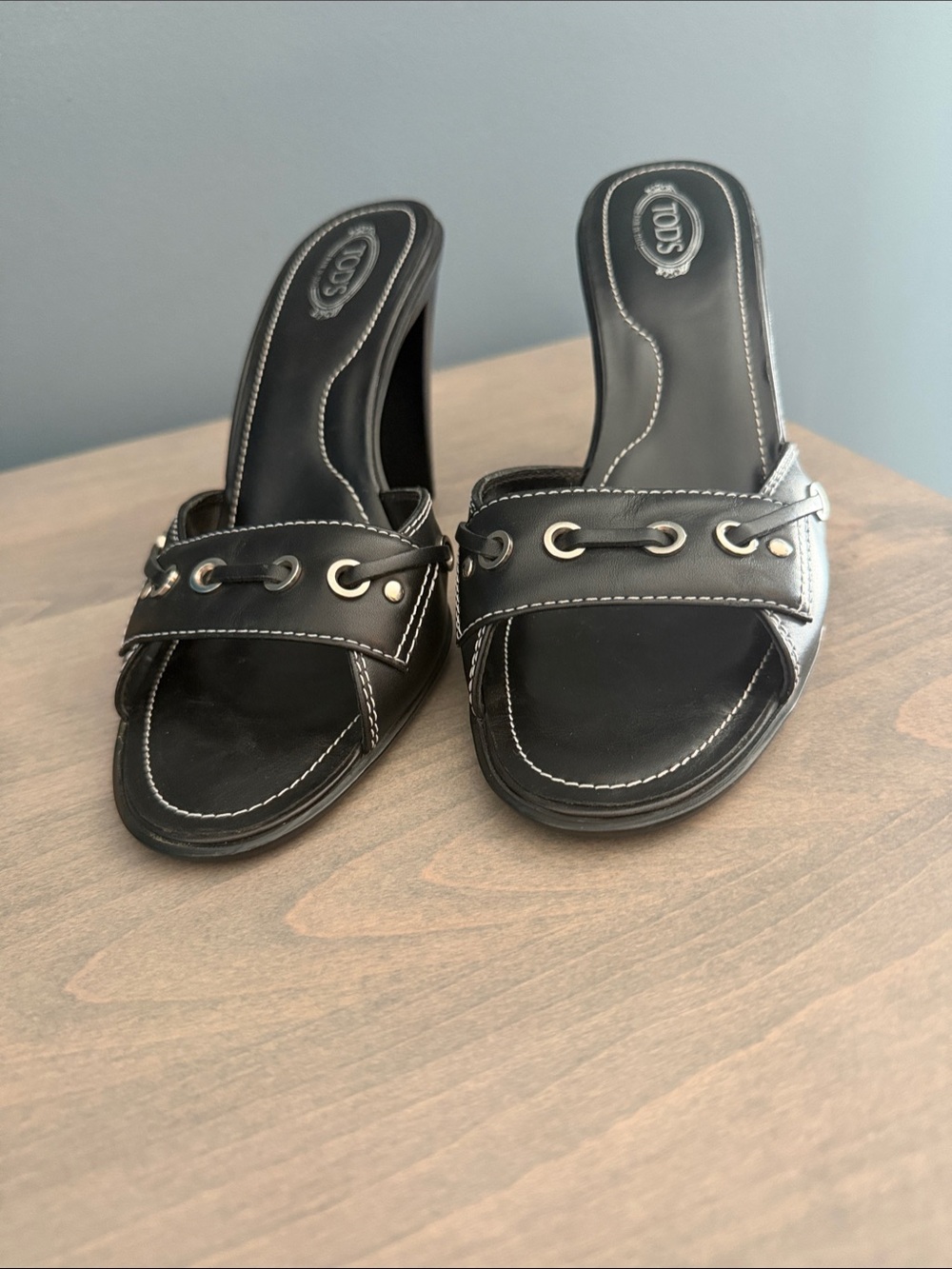 TOD'S Black Leather Open-Toe Slide Mules with Eyelet Trim